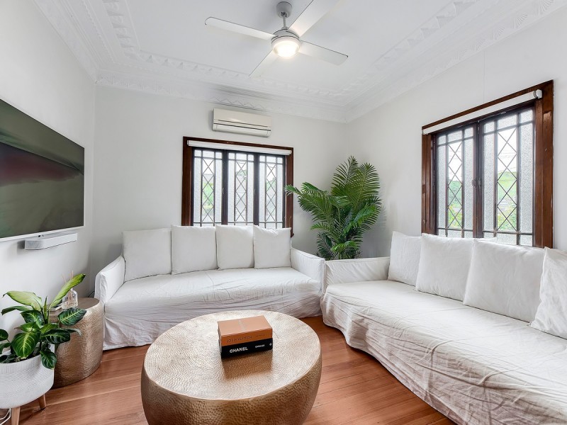 8 Tathra Street, Stafford QLD 4053