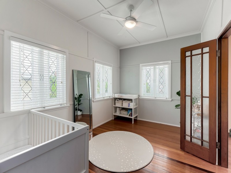 8 Tathra Street, Stafford QLD 4053