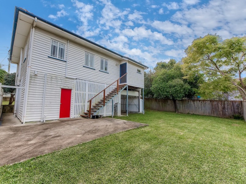 8 Tathra Street, Stafford QLD 4053