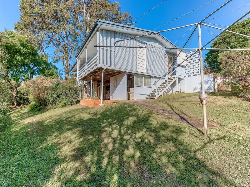 12 Bann Street, Stafford Heights QLD 4053