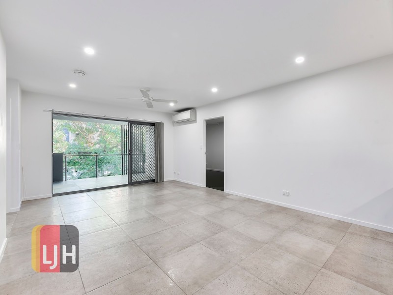 2/11 University Street, Mitchelton QLD 4053