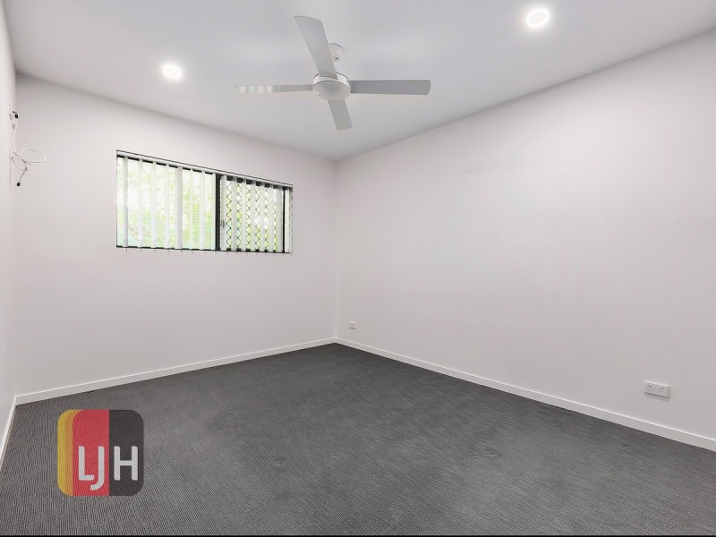 2/11 University Street, Mitchelton QLD 4053