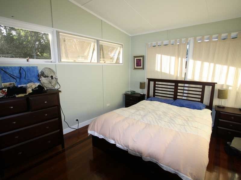 17 Normanton Street, Stafford Heights QLD 4053