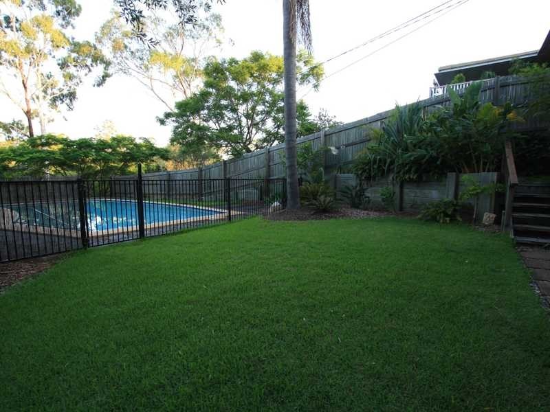 17 Normanton Street, Stafford Heights QLD 4053