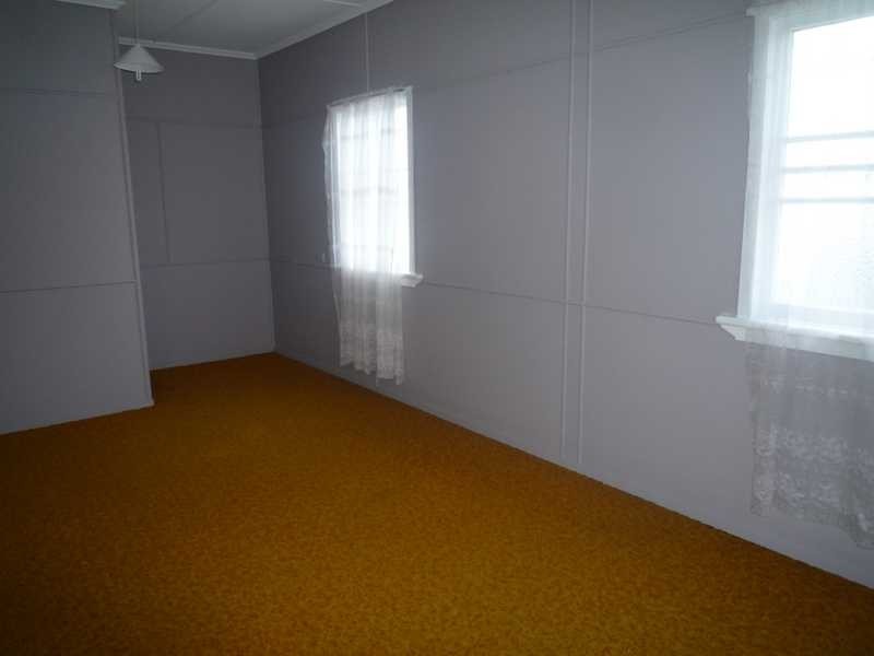 100 Pfingst Road, Wavell Heights QLD 4012