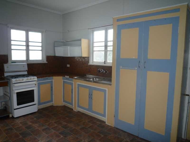 100 Pfingst Road, Wavell Heights QLD 4012