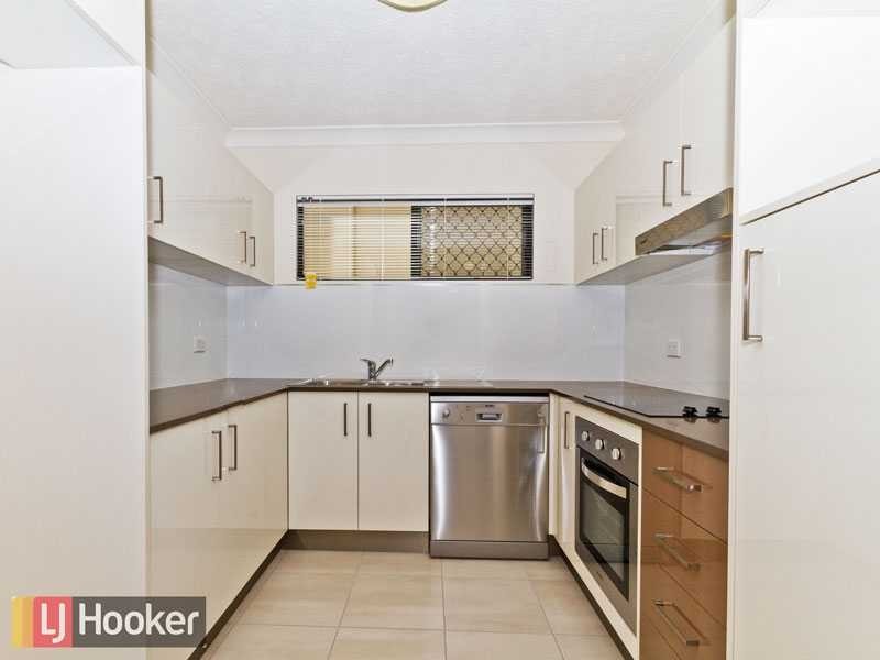 2/84 Brookfield Road, Kedron QLD 4031