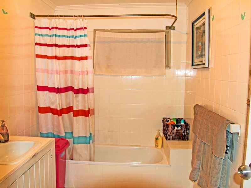 18 Broughton Road, Kedron QLD 4031