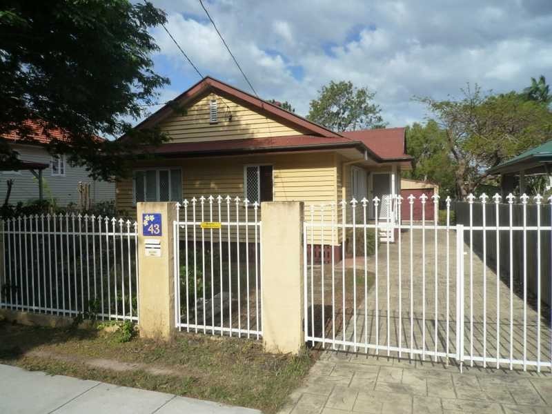 43 Unmack Street, Chermside QLD 4032