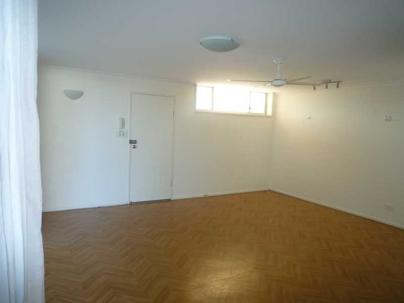 1/36 Scott Road, Herston QLD 4006