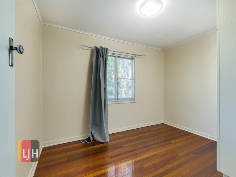 5 Sedgemoor Street, Stafford Heights QLD 4053