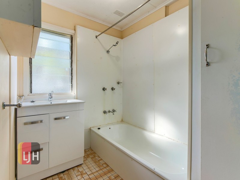 5 Sedgemoor Street, Stafford Heights QLD 4053