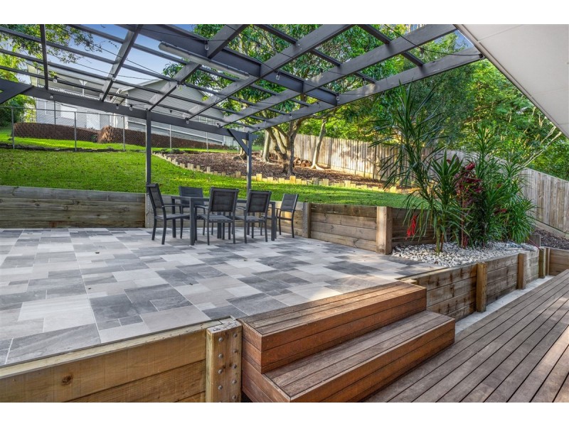 17 Armfield Street, Stafford QLD 4053