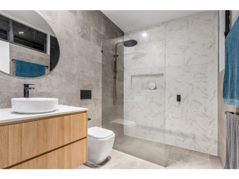 17 Armfield Street, Stafford QLD 4053