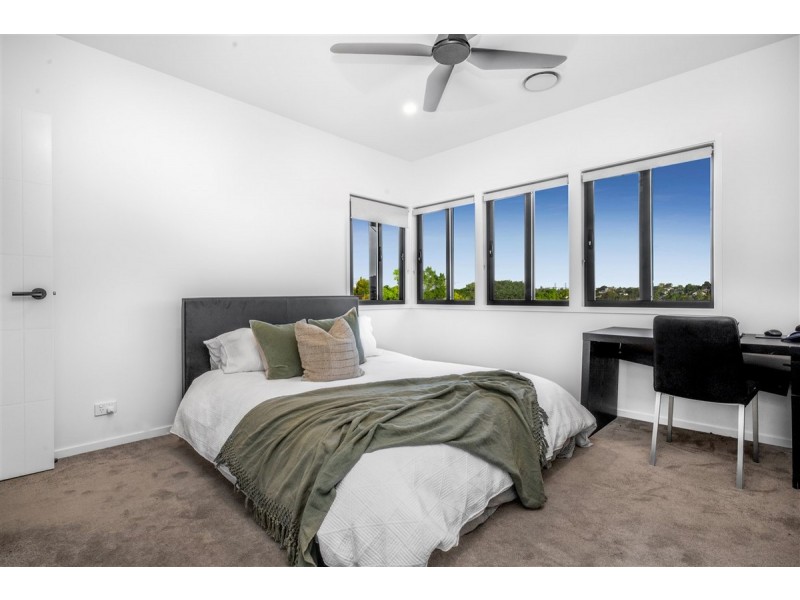 17 Armfield Street, Stafford QLD 4053