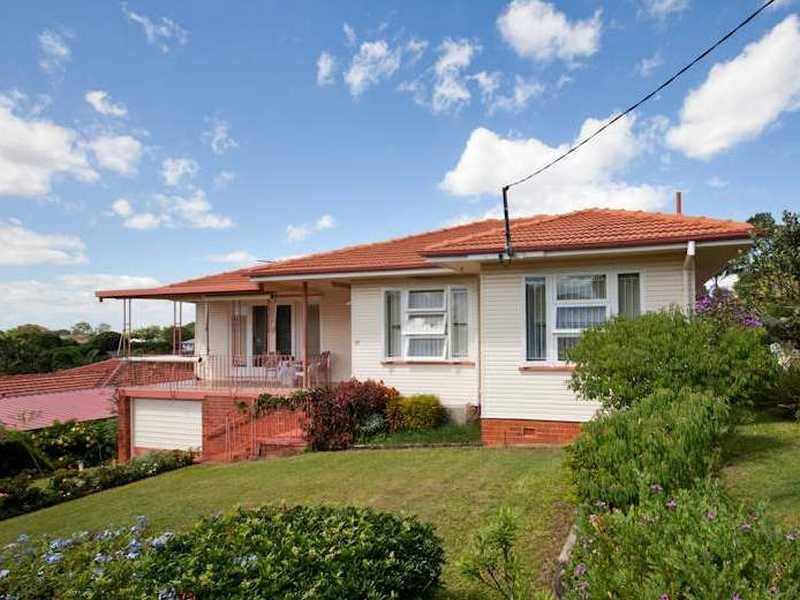 18 Quill Street, Stafford Heights QLD 4053