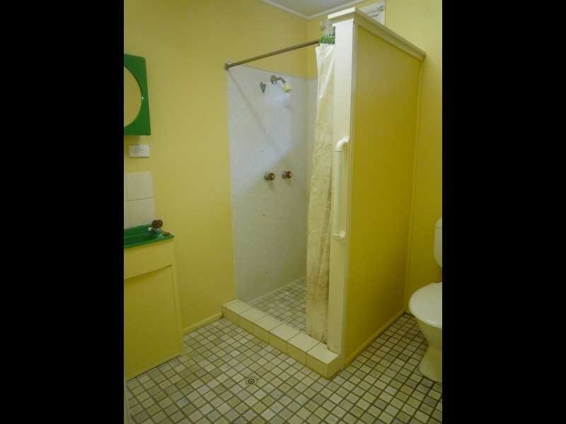 18 Quill Street, Stafford Heights QLD 4053