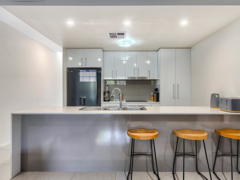 27 Lutana Street, Stafford QLD 4053