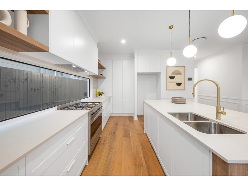 14 Williams Avenue, Hendra QLD 4011