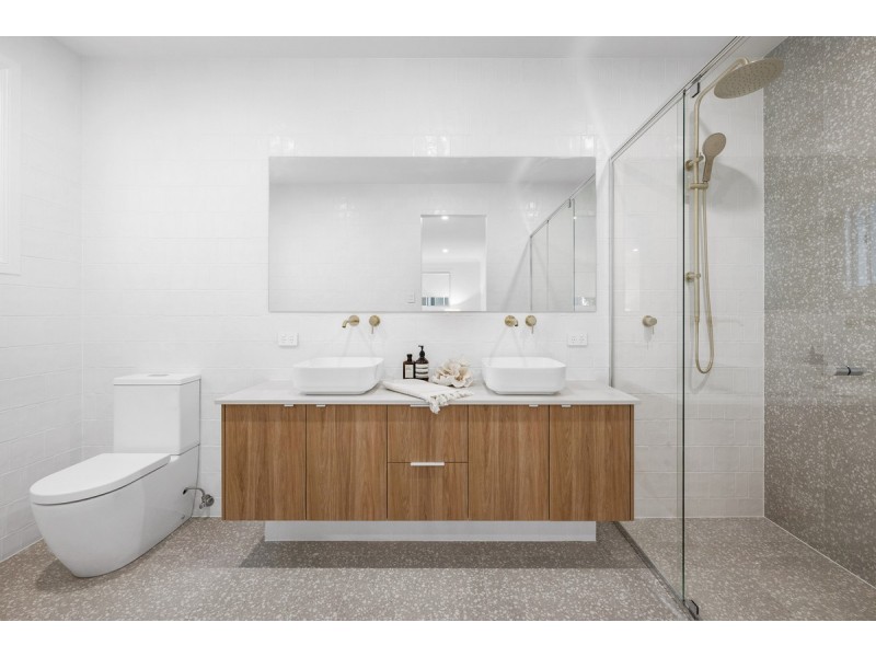 14 Williams Avenue, Hendra QLD 4011