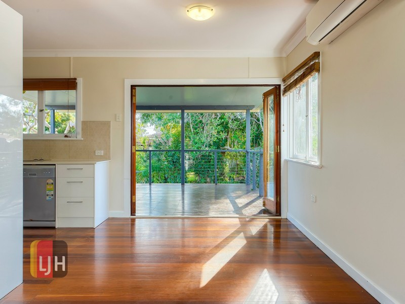 9 Chingford Street, Chermside West QLD 4032
