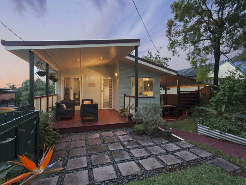 6 Ormeley Street, Stafford Heights QLD 4053