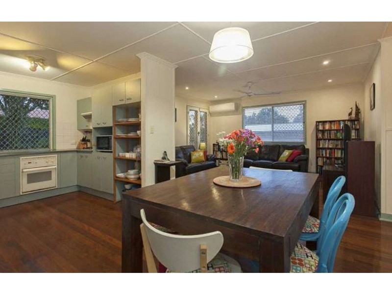 6 Ormeley Street, Stafford Heights QLD 4053