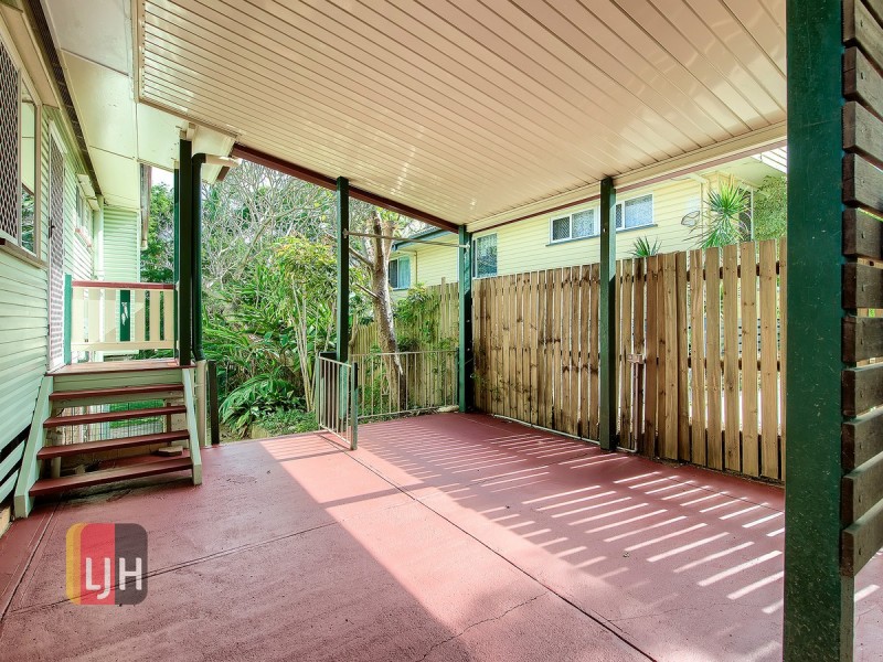 6 Ormeley Street, Stafford Heights QLD 4053