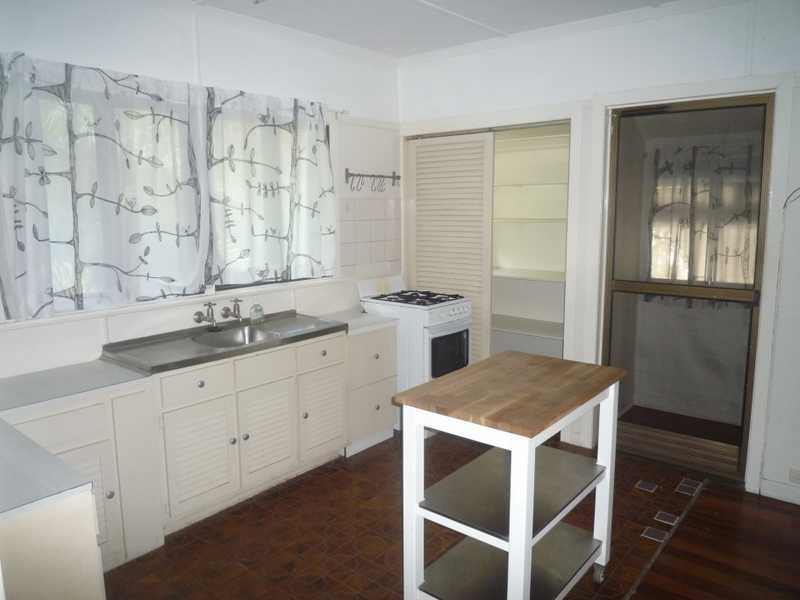 45 Kanangra Street, Stafford QLD 4053