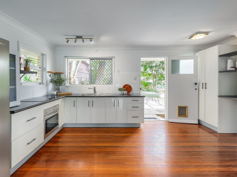 124 Farrant Street, Stafford Heights QLD 4053