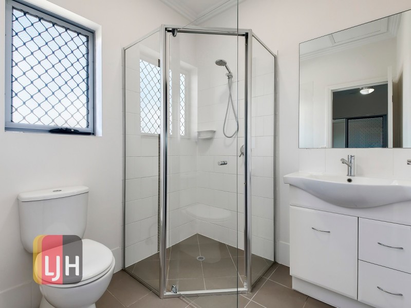 1/2 Rowell Street, Zillmere QLD 4034