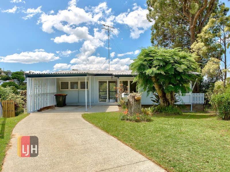12 Bann Street, Stafford Heights QLD 4053
