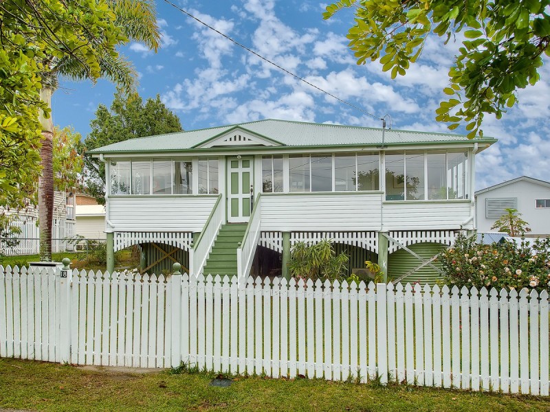 18 Sixth Avenue, Kedron QLD 4031