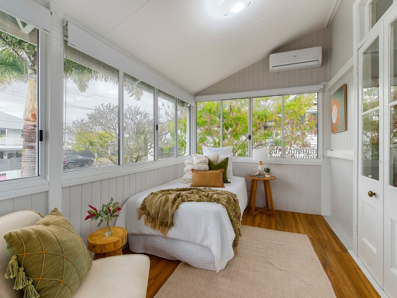 18 Sixth Avenue, Kedron QLD 4031