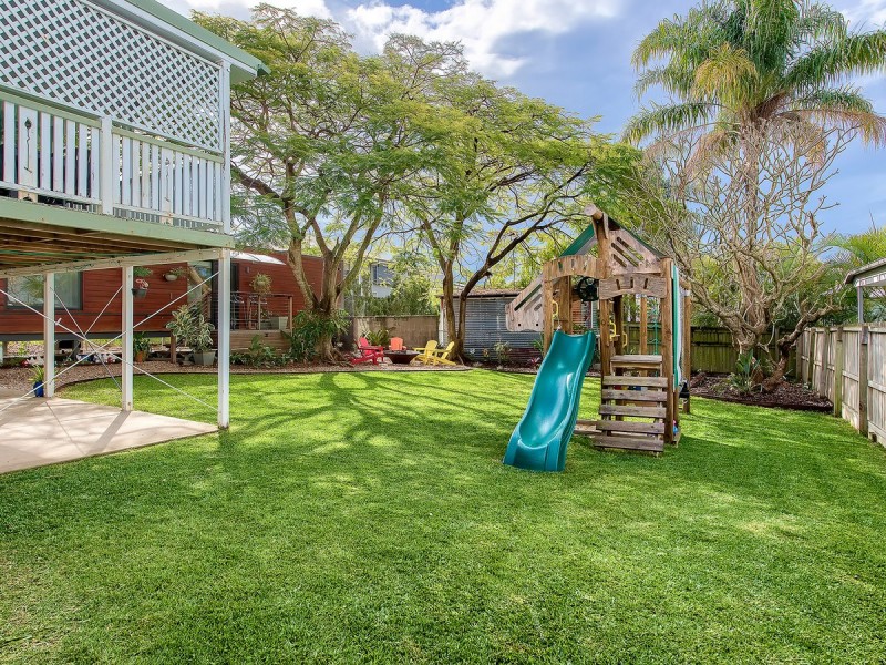 18 Sixth Avenue, Kedron QLD 4031
