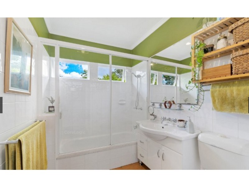 18 Maryland Street, Stafford Heights QLD 4053