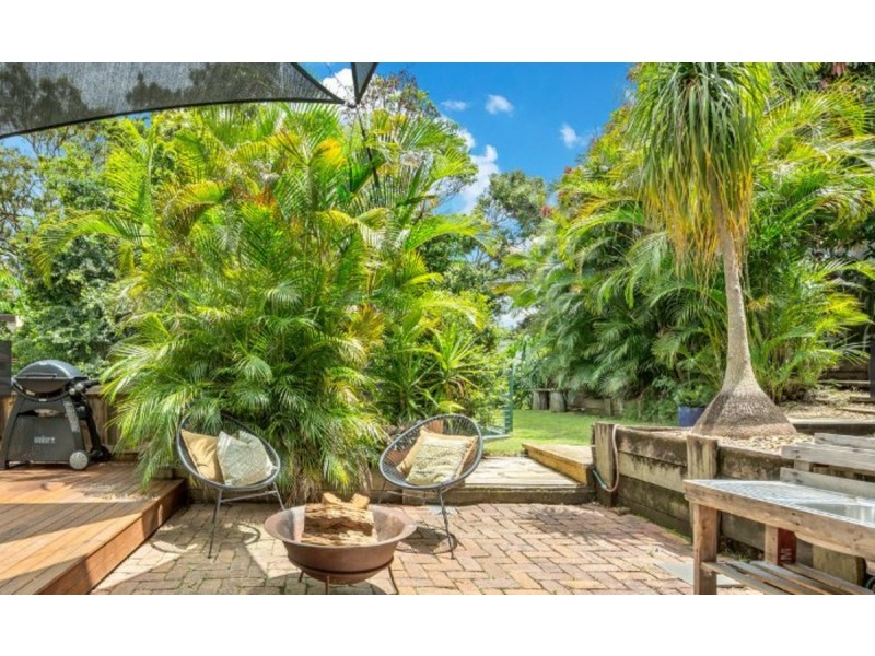 18 Maryland Street, Stafford Heights QLD 4053