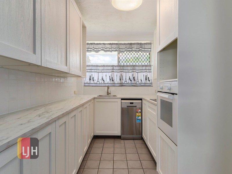 2/74 Broughton Road, Kedron QLD 4031