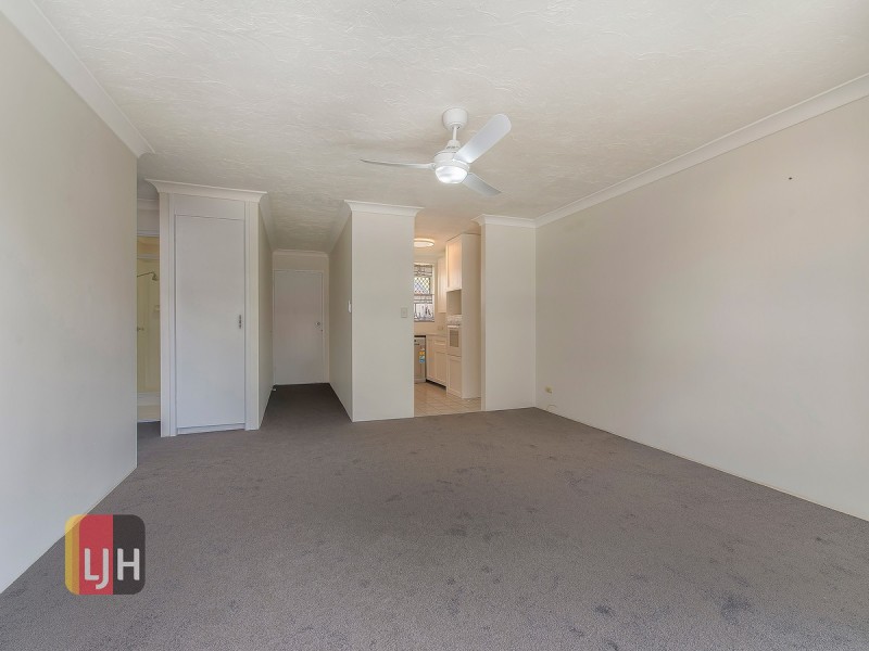 2/74 Broughton Road, Kedron QLD 4031