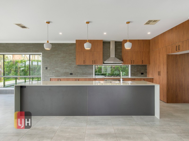 27 Fourteenth Avenue, Kedron QLD 4031