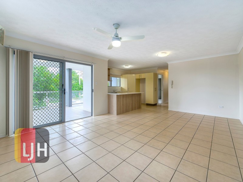 2/61 Rode Road, Wavell Heights QLD 4012