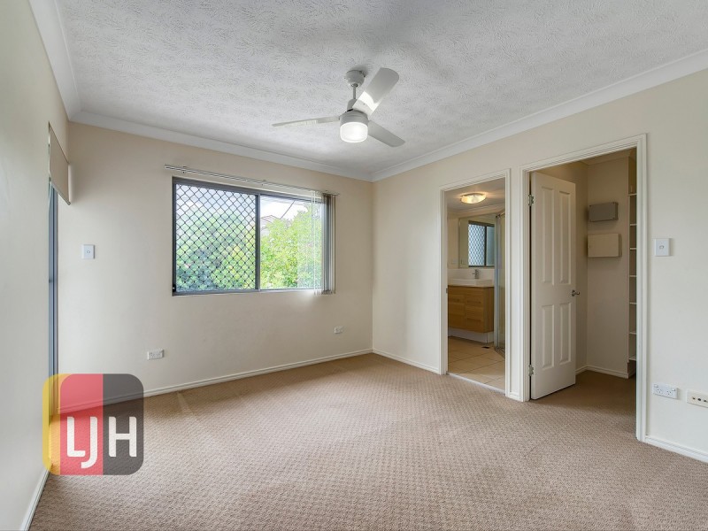 2/61 Rode Road, Wavell Heights QLD 4012