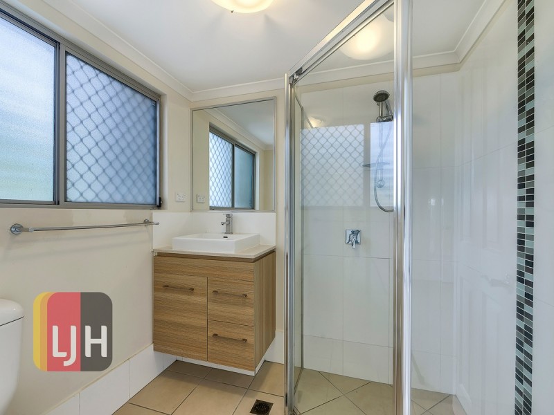 2/61 Rode Road, Wavell Heights QLD 4012