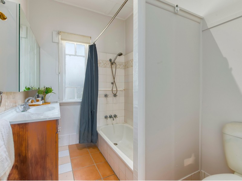 4 Evans Street, Kedron QLD 4031