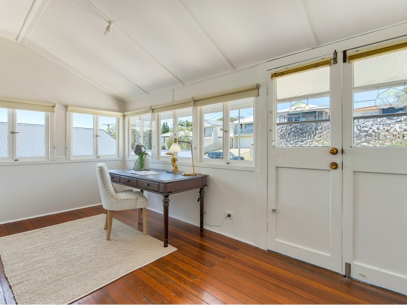 4 Evans Street, Kedron QLD 4031