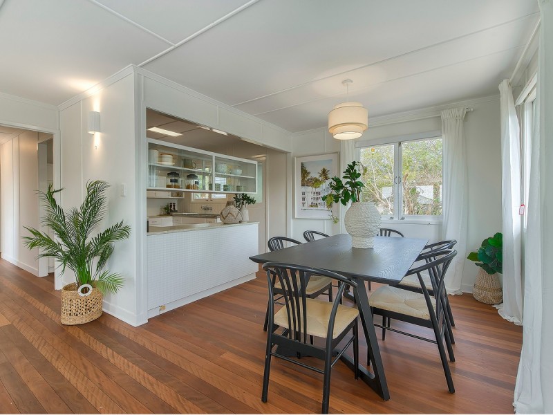 16 Chuter Street, Stafford Heights QLD 4053