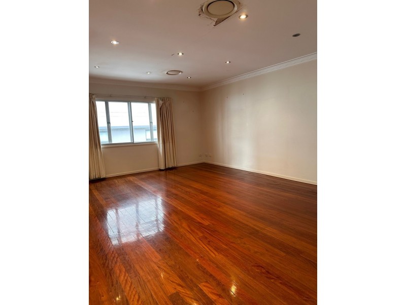42 Grantson Street, Windsor QLD 4030