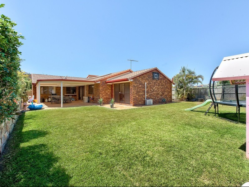 32 Karloff Drive, Stafford Heights QLD 4053