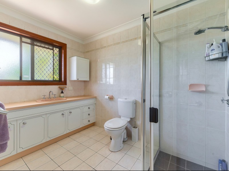 32 Karloff Drive, Stafford Heights QLD 4053