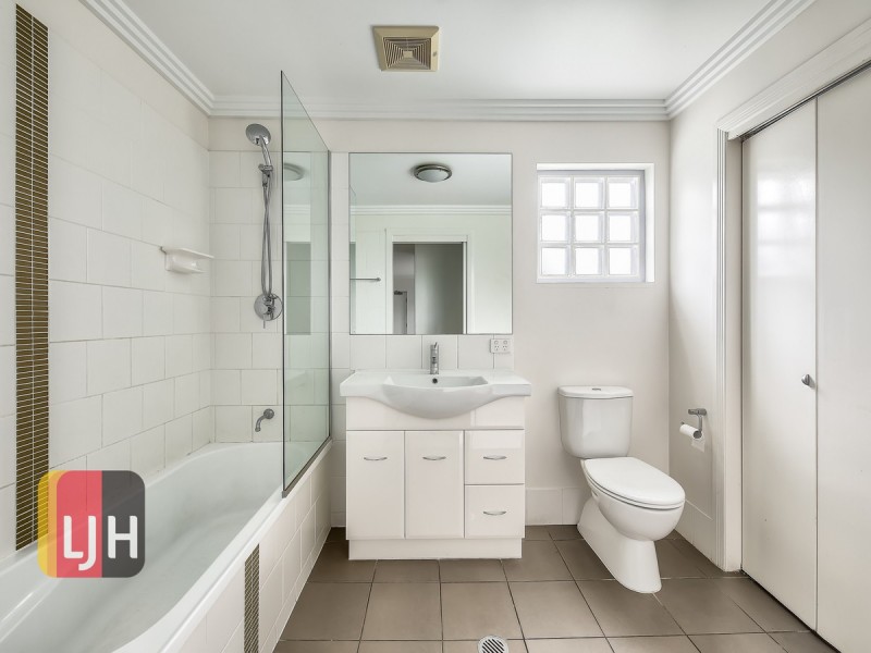 3/2 Rowell Street, Zillmere QLD 4034